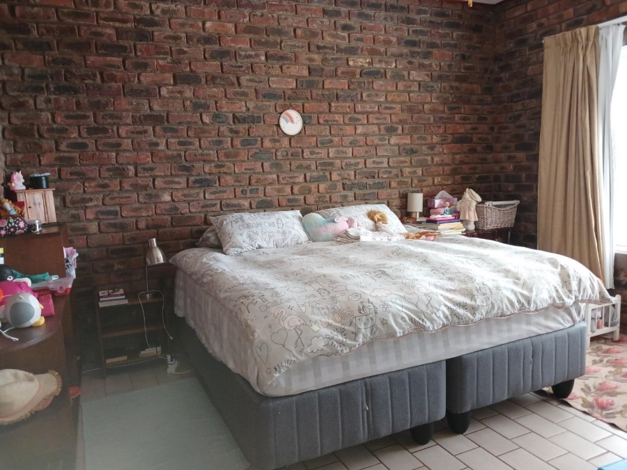 5 Bedroom Property for Sale in Dana Bay Western Cape